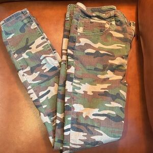 Forever 21 Camouflage Skinny Pants